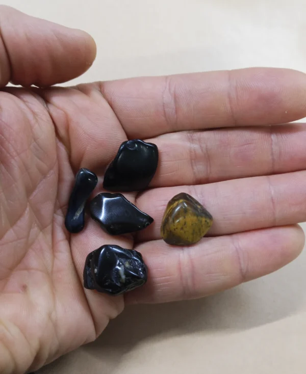 Kit Proteção com pedras naturais para proteção energética e limpeza espiritual.