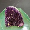 Cristais naturais da Drusa Ametista 710g com brilho e tons violetas.